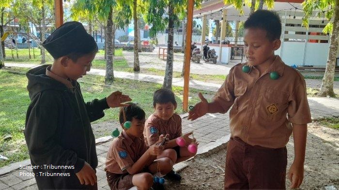 Permainan Viral, Latto-Latto Menghantui kota Banjarmasin hingga Dilombakan