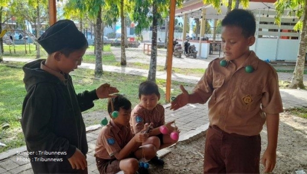 Permainan Viral, Latto-Latto Menghantui kota Banjarmasin hingga Dilombakan